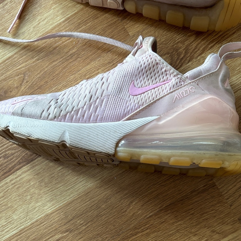 Nike woman’s air max 360